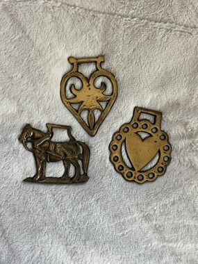 Vintage Brass Horse Brasses 3-4 in long.